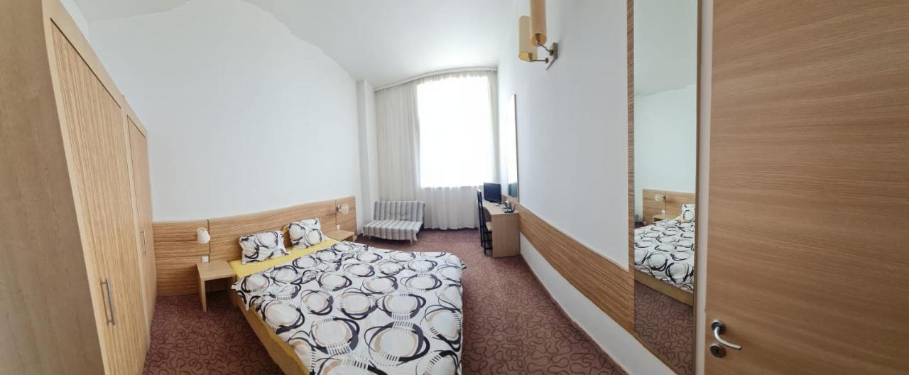 Rin Grand Regim Hotelier Bukarest Kültér fotó